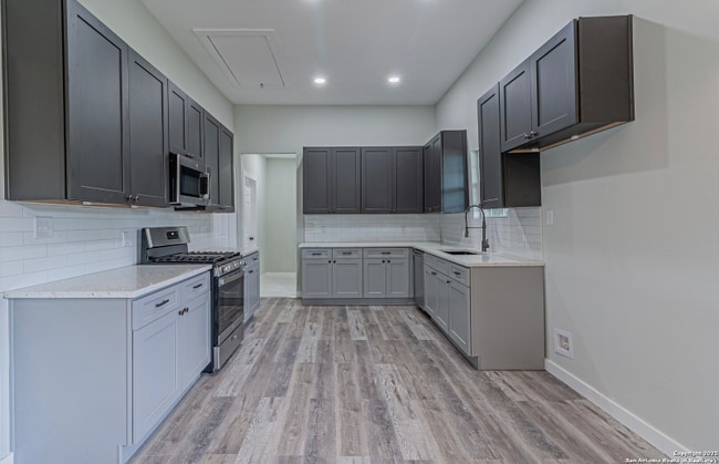 210 N San Jacinto St, Unit 1 in San Antonio, TX - Foto de edificio - Building Photo