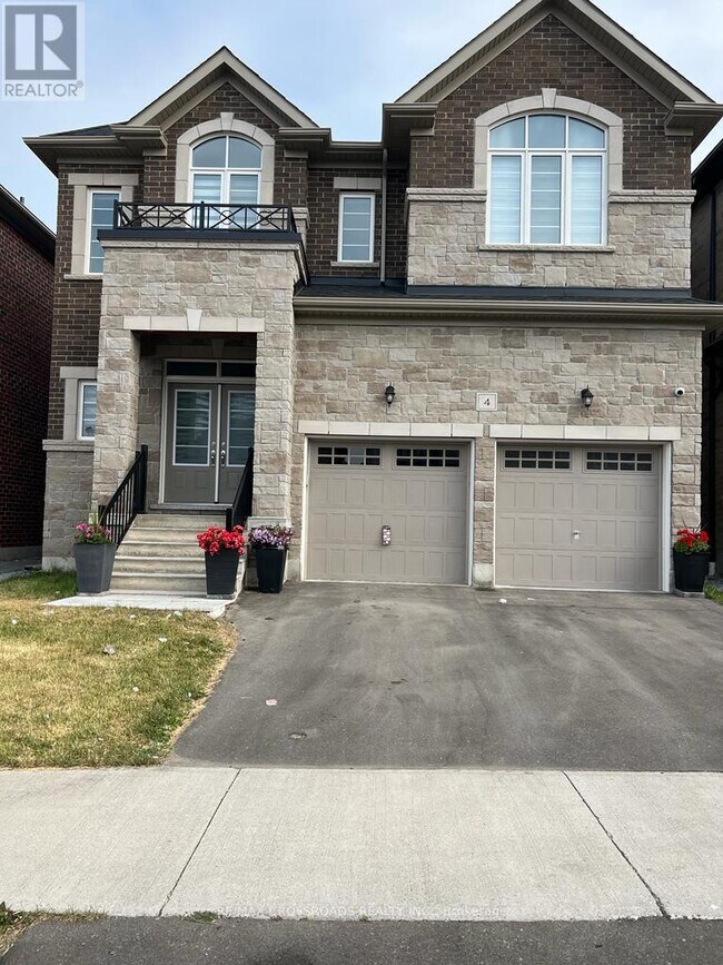 4 Gillett Dr in Ajax, ON - Building Photo - Building Photo