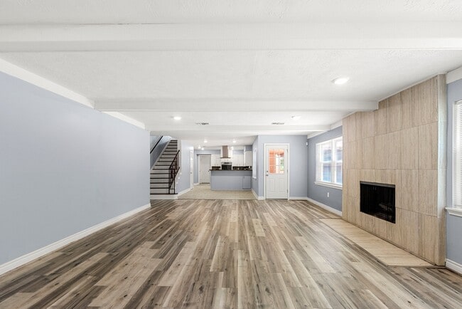 property at 1103 Manatee Ln