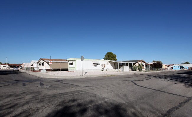 5380 E Flamingo Rd in Las Vegas, NV - Foto de edificio - Building Photo