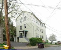 676 W Main St in New Britain, CT - Building Photo - Building Photo