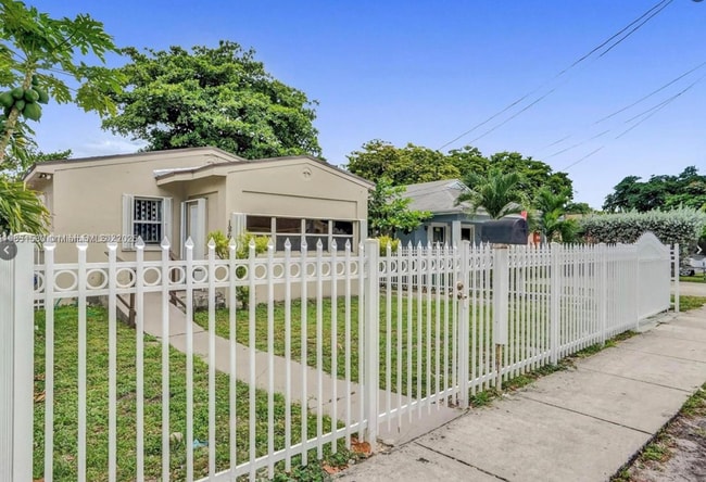 1868 NW 64th St in Miami, FL - Building Photo - Building Photo