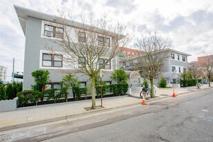 470 E Broadway in Long Beach, NY - Building Photo