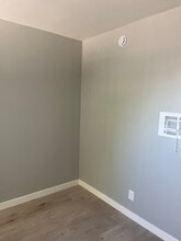 20033 Saticoy St in Los Angeles, CA - Foto de edificio - Building Photo