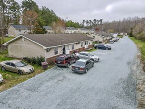 Rosemary Creek in Roxboro, NC - Building Photo - Building Photo