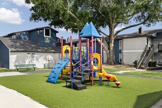 Serena Apartment Homes in Houston, TX - Foto de edificio - Building Photo