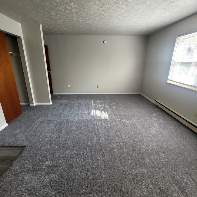 1804 Woodlawn Ave NW in Canton, OH - Foto de edificio - Building Photo