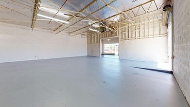 3390 S Market St in Redding, CA - Building Photo - Building Photo