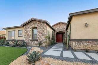 81849 Fiori del Deserto Dr in La Quinta, CA - Foto de edificio - Building Photo