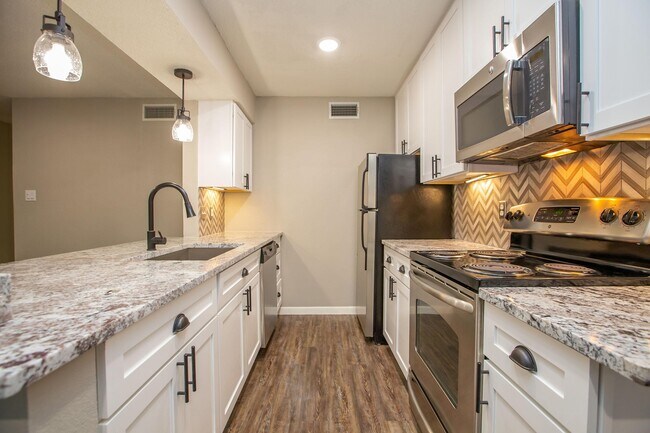 Barton Hills Apartments photo'