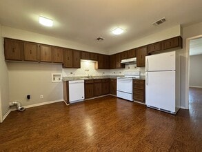 7320 Sanger Ave in Waco, TX - Building Photo - Building Photo