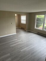 2716 Alder Creek Dr S, Unit 2 in North Tonawanda, NY - Building Photo