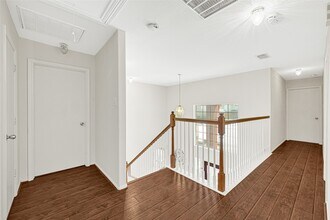 1630 Trail Oaks Ct in Houston, TX - Building Photo - Building Photo