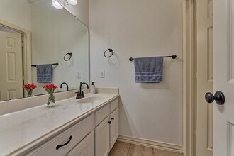 18 Wyckham Cir in The Woodlands, TX - Building Photo - Building Photo