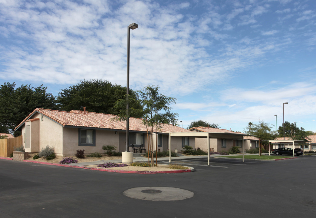 Aladdin Villas in Indio, CA - Building Photo