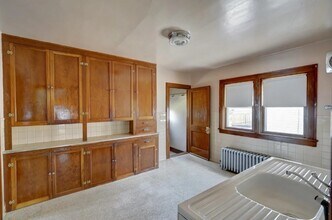 918 N Spring St, Unit Upper Unit in Beaver Dam, WI - Building Photo - Building Photo