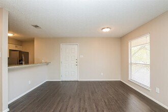 5201 Evans Ave in Austin, TX - Building Photo - Building Photo