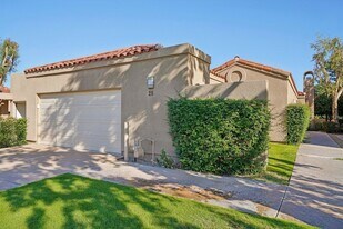 29 Lakeshore Dr in Rancho Mirage, CA - Building Photo