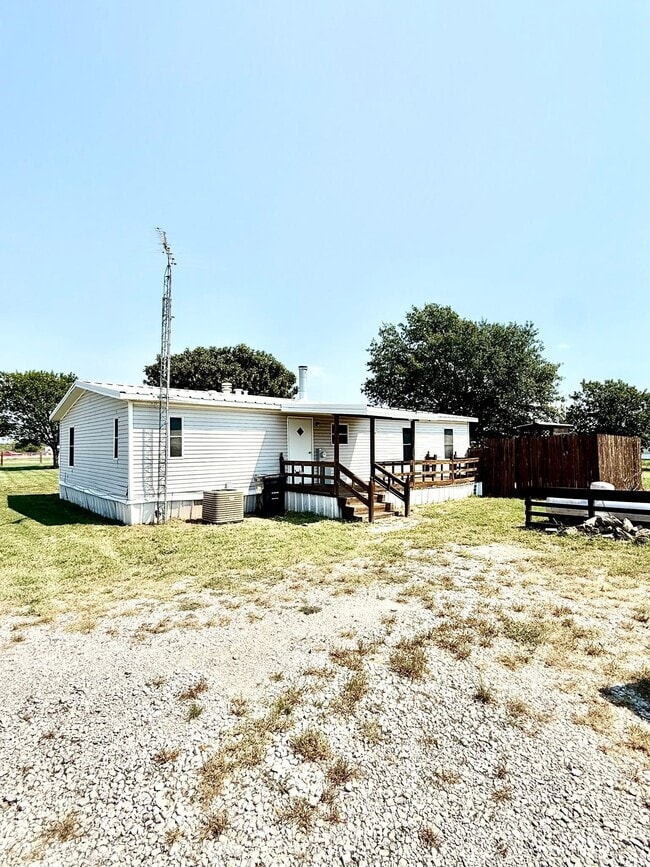 15693 State Highway 205 in Terrell, TX - Building Photo - Building Photo