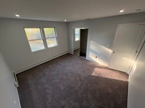 50 Eisenhower Ave in Brentwood, NY - Foto de edificio - Building Photo