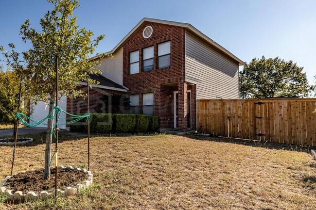 5511 Senisa Springs in San Antonio, TX - Foto de edificio - Building Photo