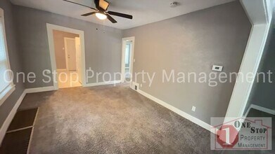 1808 E 67th Terrace in Kansas City, MO - Foto de edificio - Building Photo