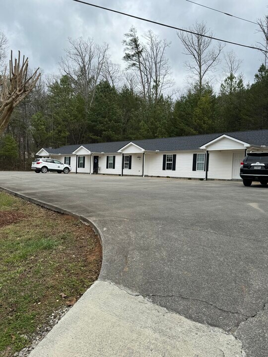 2316 Old Federal Rd N, Unit B in Chatsworth, GA - Building Photo