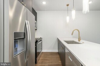 1102 Germantown Ave, Unit 307 in Philadelphia, PA - Foto de edificio - Building Photo