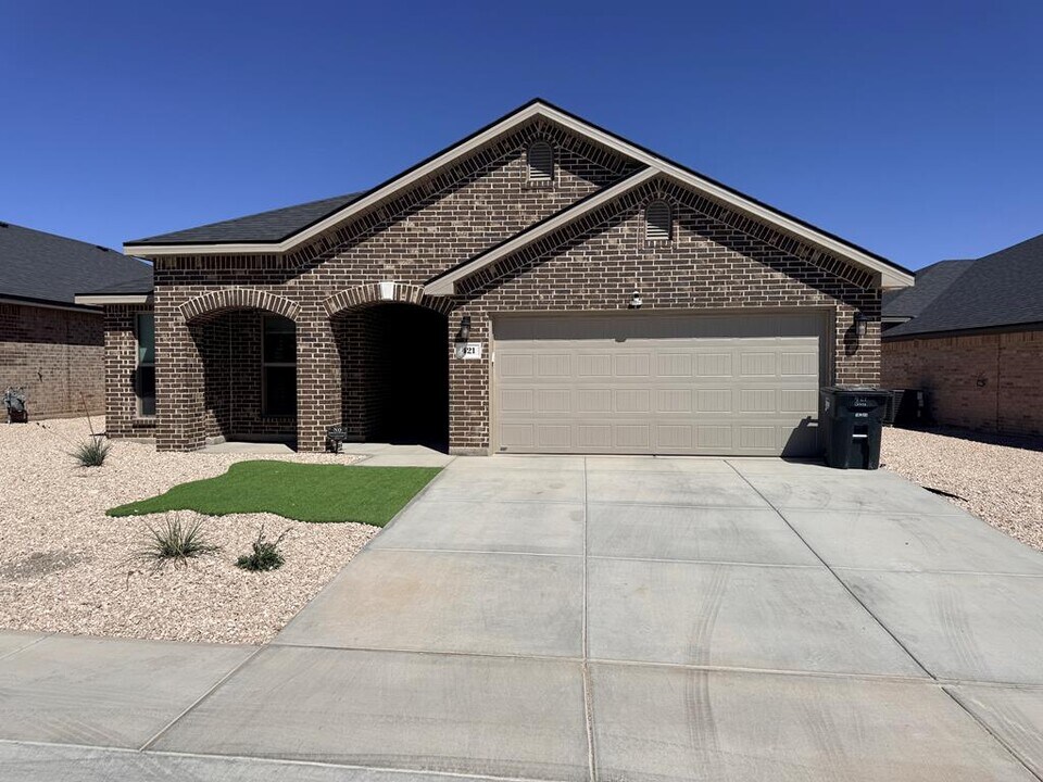 421 Graze St in Odessa, TX - Building Photo