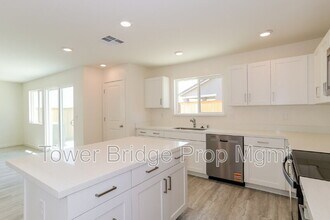 2033 Stargate Dr in Roseville, CA - Building Photo - Building Photo