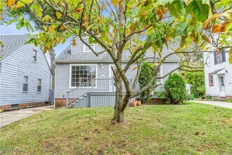 20160 Beachview Dr in Euclid, OH - Building Photo - Building Photo