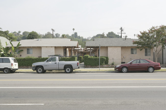 5925 York Blvd in Los Angeles, CA - Foto de edificio - Building Photo