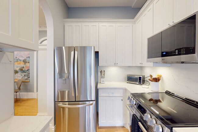 87 Worcester St, Unit 4 in Boston, MA - Foto de edificio - Building Photo