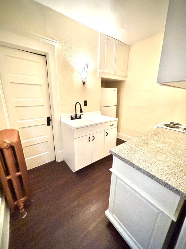 220 Stevenson St, Unit Lower Rear