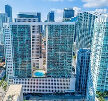 500 Brickell Ave, Unit 1407 in Miami, FL - Building Photo