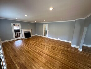 958 Winburn Dr in East Point, GA - Building Photo - Building Photo