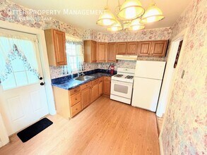 911 Inverness Ln in Philadelphia, PA - Building Photo - Building Photo