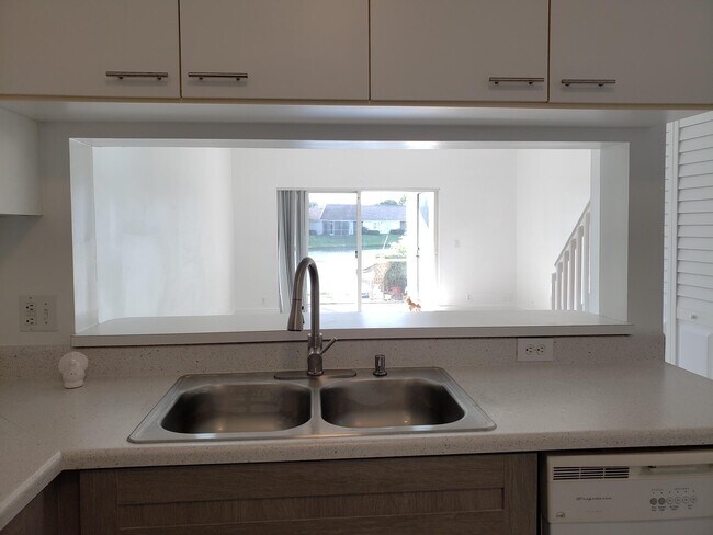 4963 SW 31st Terrace in Fort Lauderdale, FL - Building Photo - Building Photo