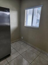 3071 SW 27th Ave, Unit 14 in Miami, FL - Foto de edificio - Building Photo