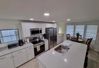 1401 W Hwy 50 in Clermont, FL - Building Photo - Building Photo