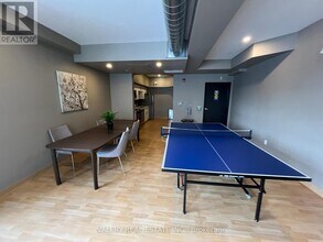 690 King St W in Kitchener, ON - Building Photo - Building Photo