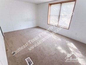 545 Oak St in Sour Lake, TX - Building Photo - Building Photo