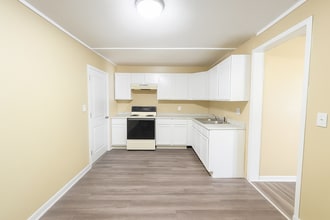 274 Leeds Ave in Indianapolis, IN - Building Photo - Building Photo