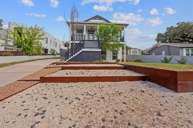 2417 Euclid Ave in Austin, TX - Building Photo - Building Photo