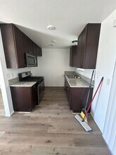 405 N Green St in Hanford, CA - Building Photo - Building Photo