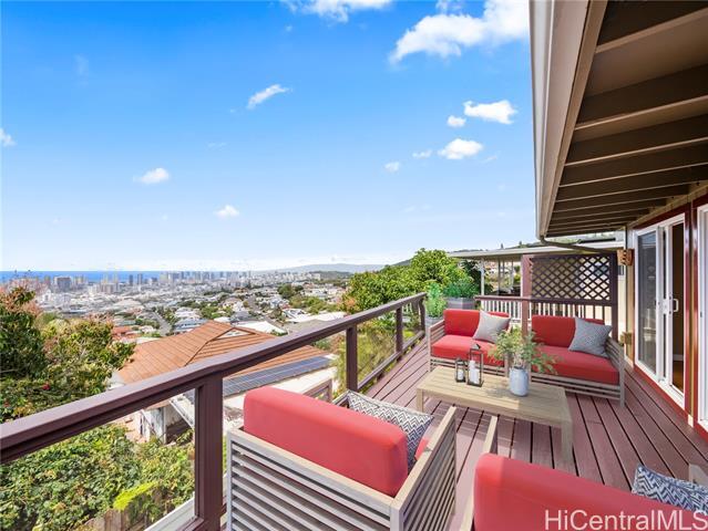 property at 3043 Alencastre Pl