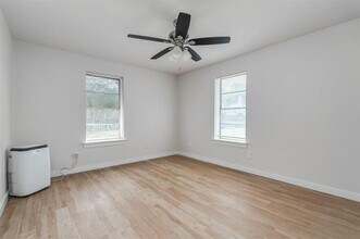 1822 Oakwood St in Haltom City, TX - Building Photo - Building Photo