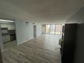 1020 15th St, Unit 19G in Denver, CO - Building Photo - Building Photo