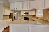 15803 Maple Manor Dr in Houston, TX - Building Photo - Building Photo