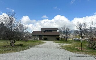29641 Butterfield Way in Tehachapi, CA - Building Photo